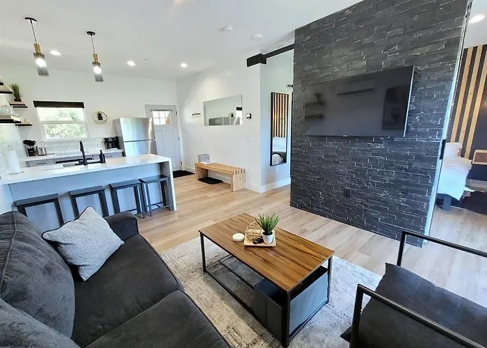 Scenic Luxury Villa! * Show Low